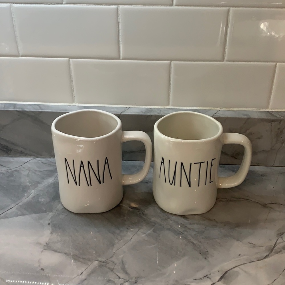 Rae Dunn mugs: auntie